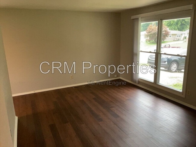 Photo - 700 Maumee Dr