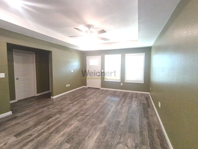 Photo - Modern 4Bed/2Bath house with fenced backyard and garage
