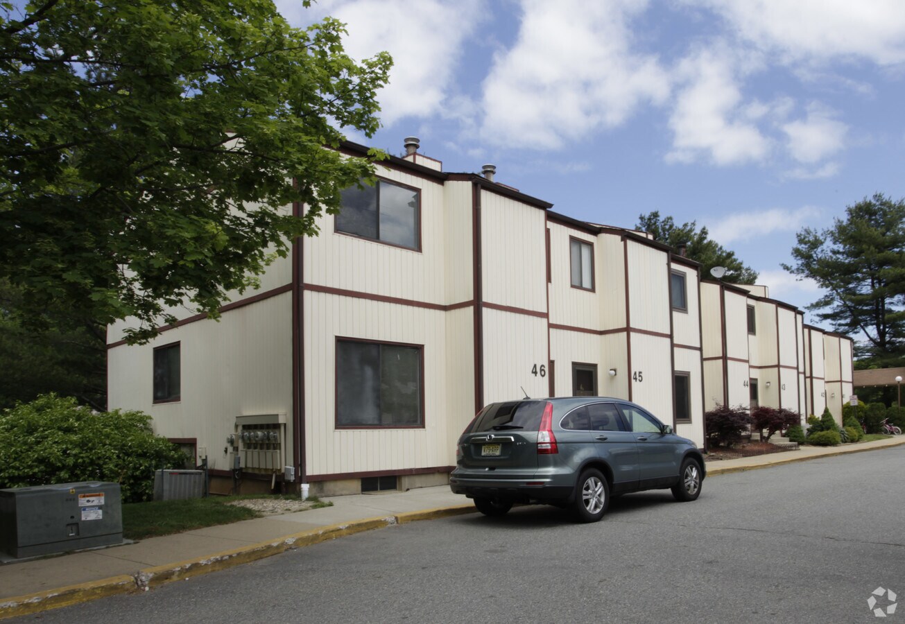 Photo - Ellen Heath Apartments