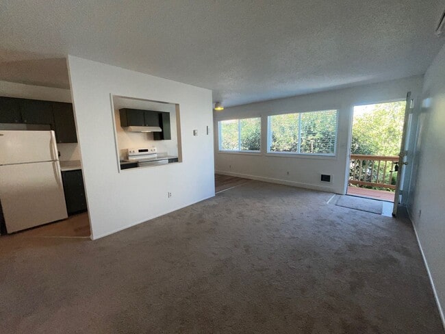 Photo - Freshly Renovated 1-Bed in Prime SE Portla...