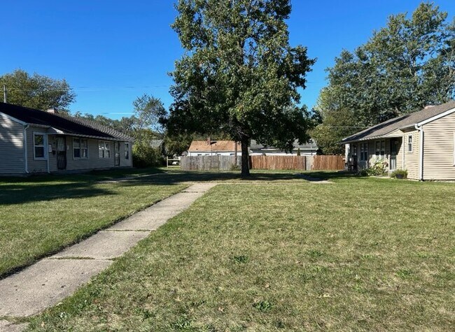 Photo - Anthony Wayne Villas and Flats
