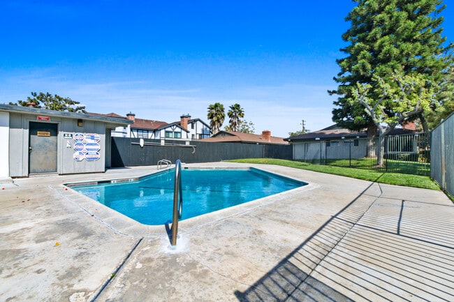 Magnolia Apartments