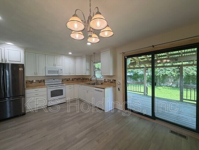 606 E Bayview Blvd