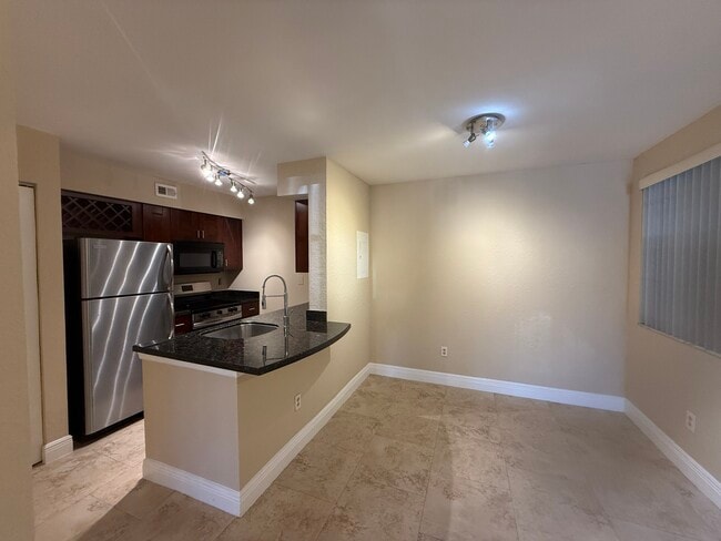 Photo - 2871 N Oakland Forest Dr Unit 103