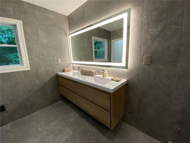 Photo - 5810 Brookgreen Rd NE