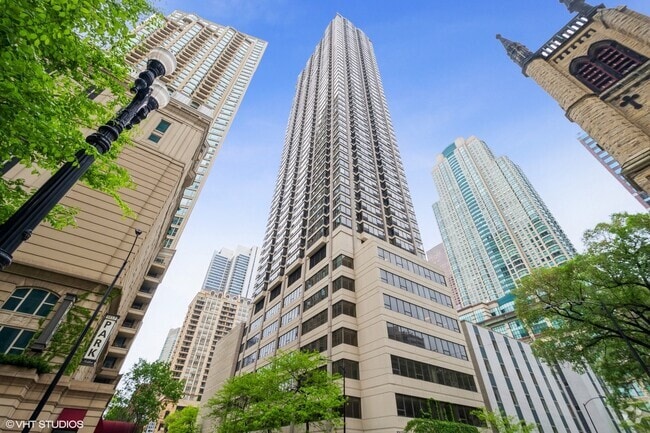 Building Photo - 30 E Huron St Unit 2503 Rental