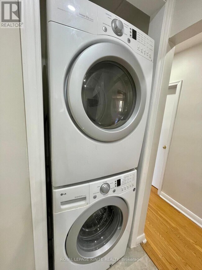 Photo - 39 Greenock Ave