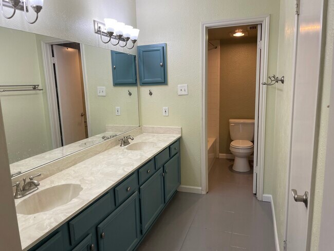 Photo - 2535 Wedglea Dr Unit 224