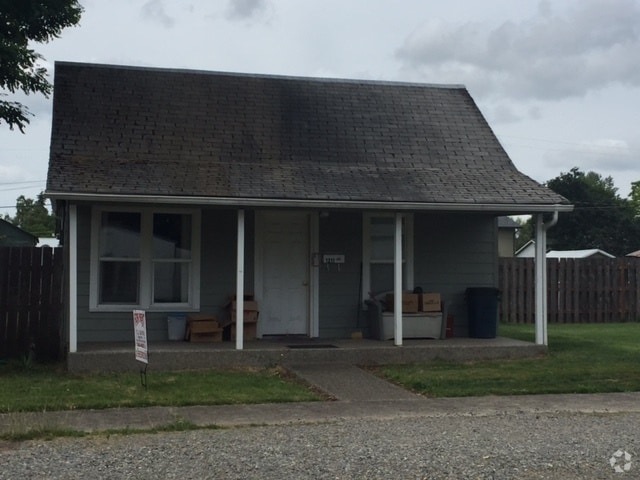 Building Photo - STATUS: HOLD- R93F | $1495 Rental