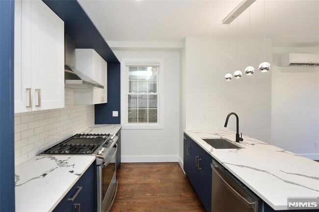 Photo - 203 3rd St Unit 2