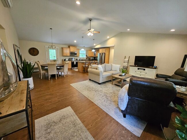55 Moody Rd Unit 2