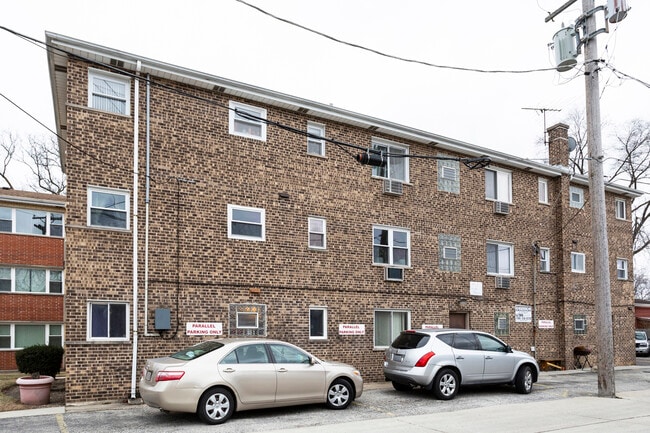 Building Photo - 2440 River Rd