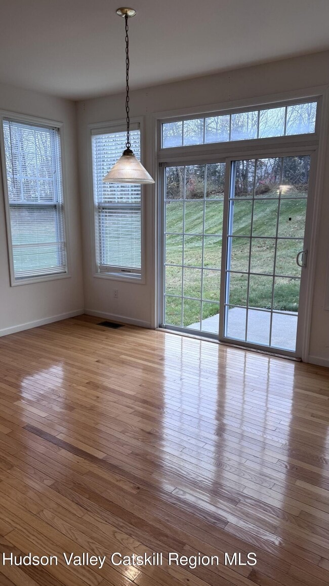 Photo - 245 Buttonwood Way