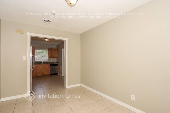 Photo - 458 NE 38th St