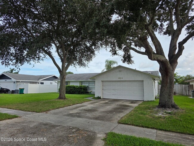 Building Photo - 1911 Tallpalm Rd