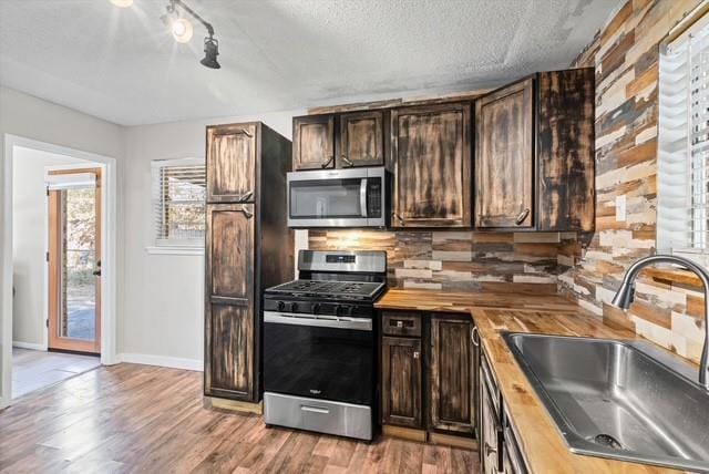 Photo - 7411 Wigfield Rd