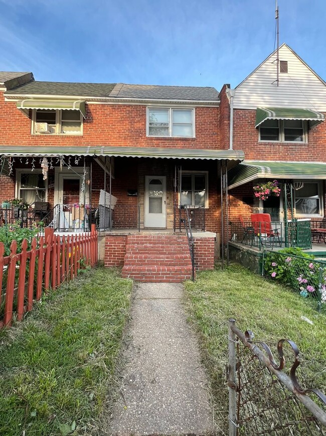 Freshly Renovated Row Home with Beautiful ... - Freshly Renovated Row Home with Beautiful ...