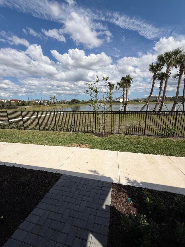 Photo - 4718 Longwood Lk Sq