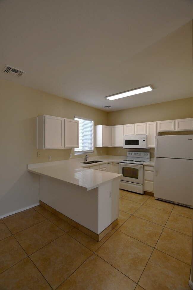 Photo - 2300 E Magma Rd