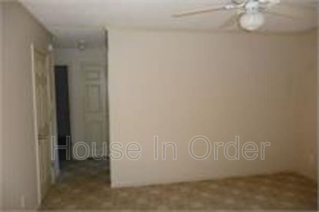 Photo - 20 Howards Row Pl Unit 20-2