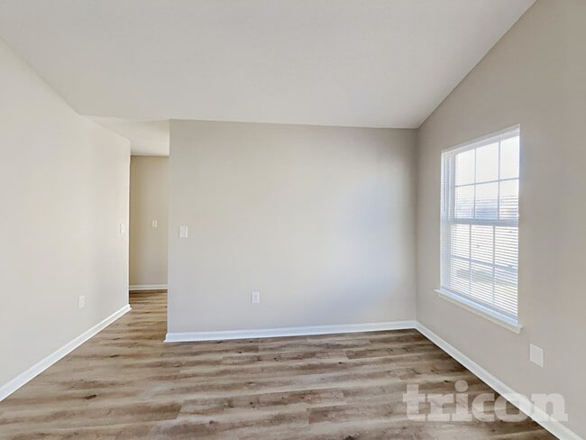 Photo - 2178 Wexford Way