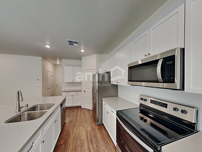 Photo - 6135 Theodore St