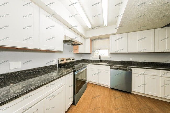 Photo - 609 SW 21st St