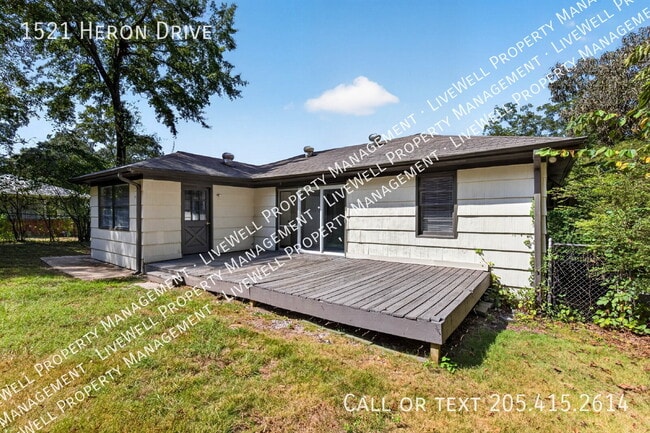 1521 Heron Dr