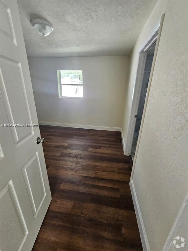 Building Photo - 1717 NW 69th St Unit A Rental