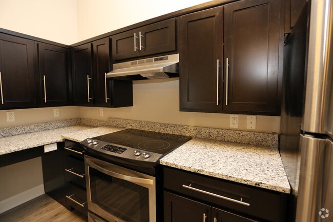 Linden Hill Station Apartments and Townhomes