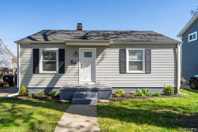 Photo - 2105 Barrett Ave House