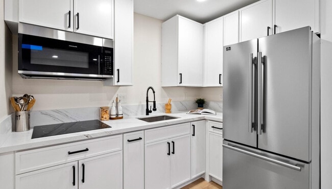 Kitchenette - 4664 E Talmadge Dr Unit Casita