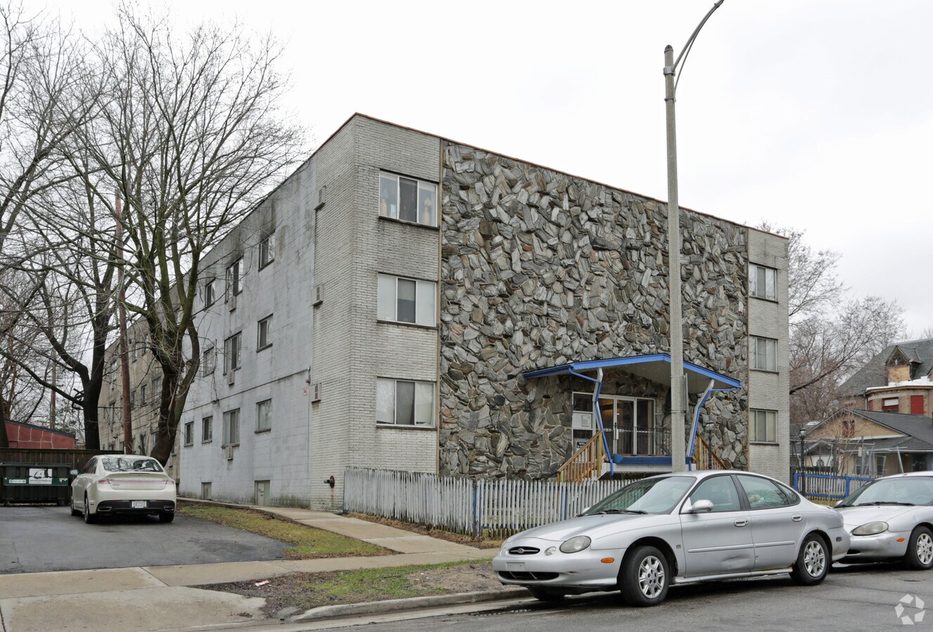 2925 W Kilbourn Ave - 2925 W Kilbourn Ave Apartments