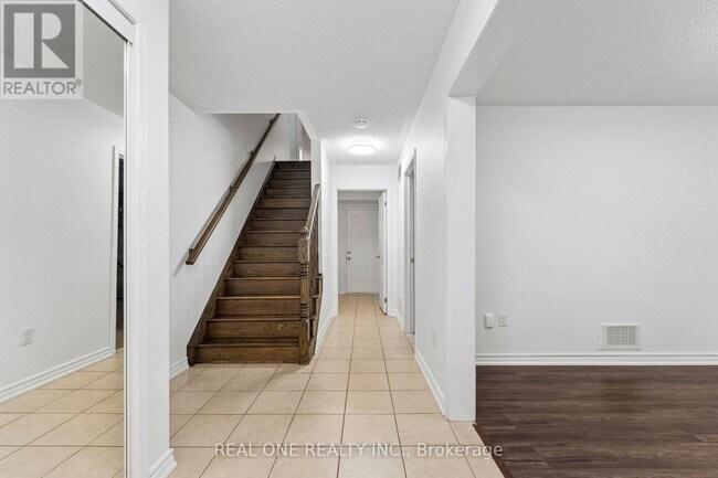 Photo - 30 Henneberry Ln