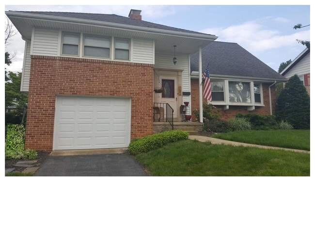 Photo - 2406 Lasalle Dr