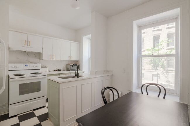 Building Photo - 1245 Rue St Marc Unit 3