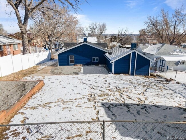 Photo - For Rent – Renovated 3 Bedroom Bungalow in Englewood