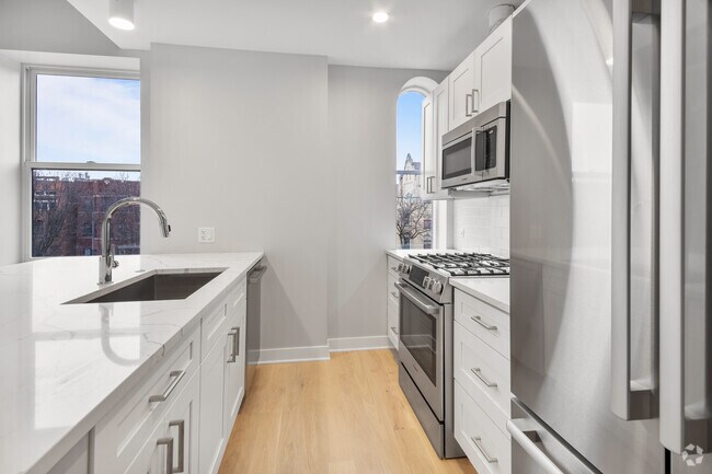 Building Photo - 4626 N Ashland Ave Unit 203 Rental