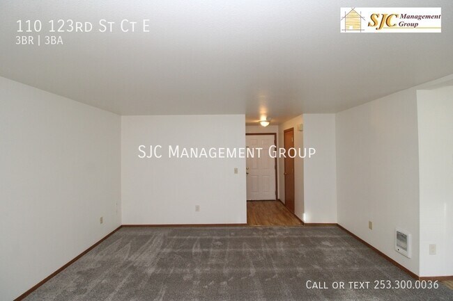 Photo - 2-story duplex in Tacoma for rent