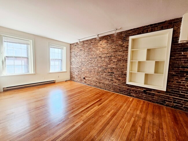 Building Photo - 81 West Cedar St Rental
