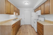 2BR, 2BR - 1,000SF - Kitchen