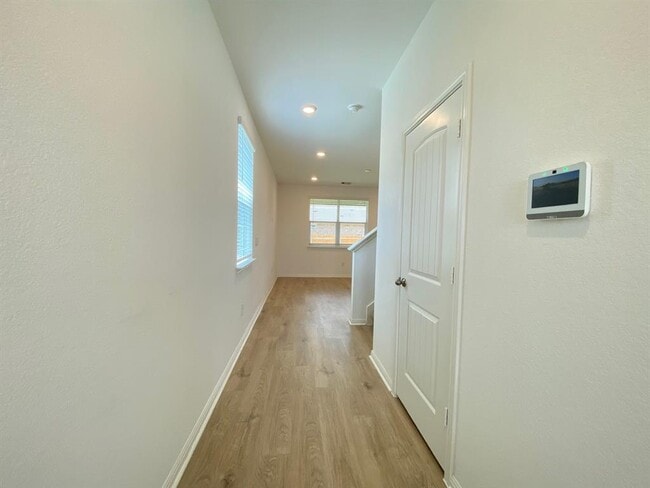 Photo - 209 Saide St
