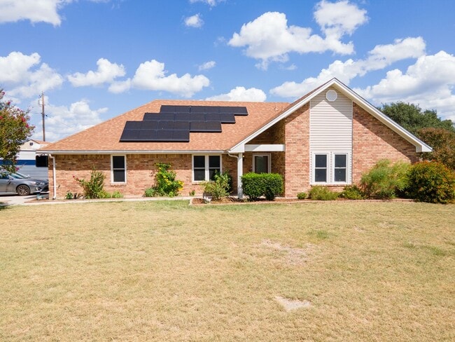 Building Photo - Beautiful 4bed/2 bath