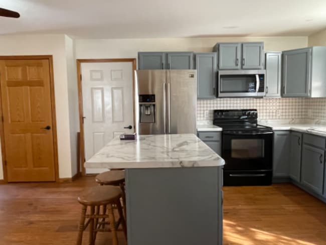 Building Photo - 1610 N Hume Ave