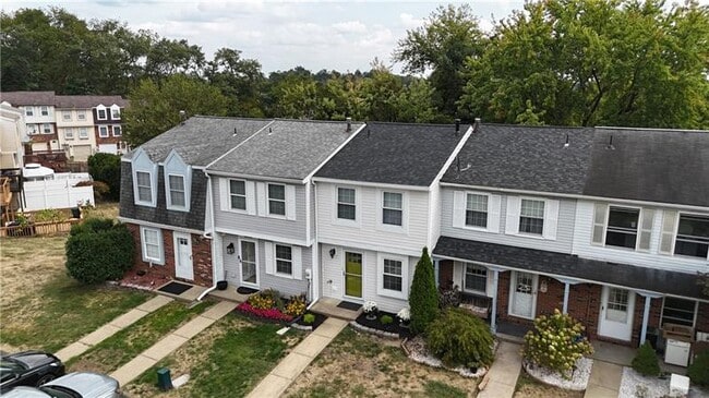 Photo - 7005 Lafayette Square
