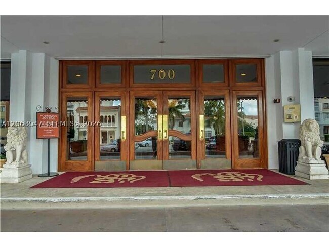 Photo - 700 Biltmore Ct Unit 215