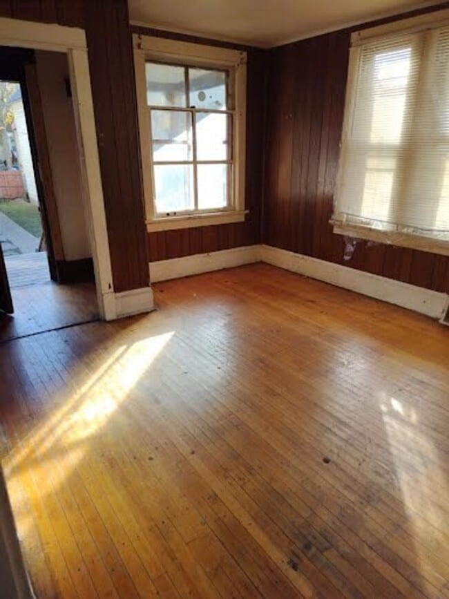 Building Photo - 1517 S 23rd St Unit 1517-A Lower Rental