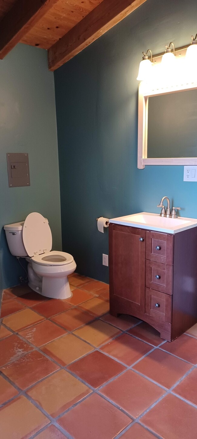 Photo - 608 Alicia St Unit B