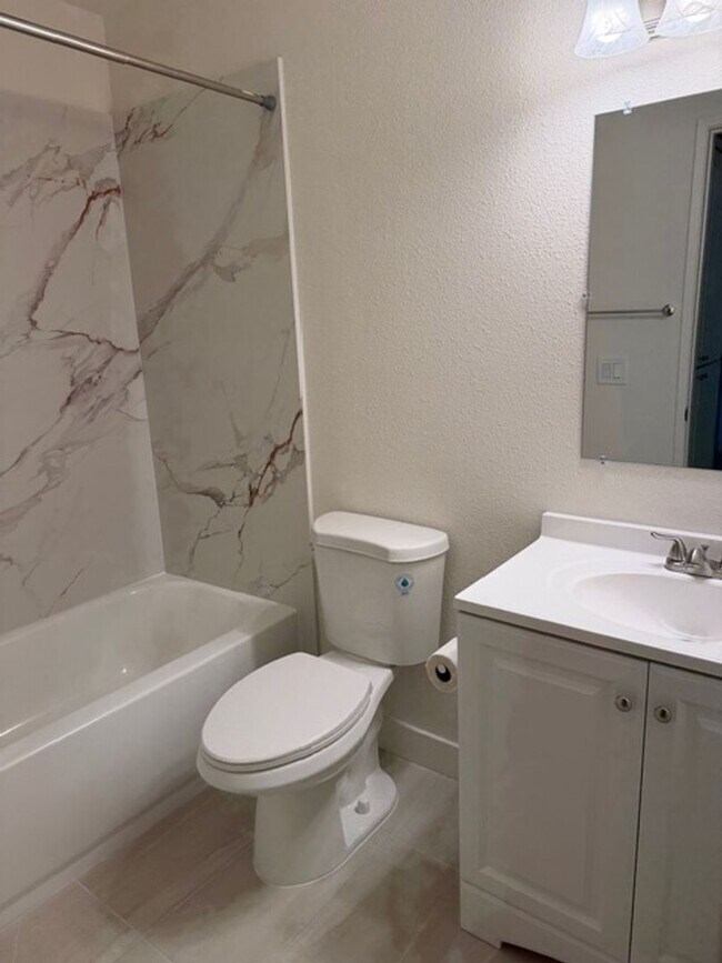 Photo - 5113-5115 Shell Street Unit 5115