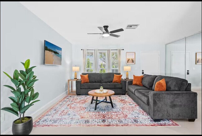 Photo - 304 SE 4th St